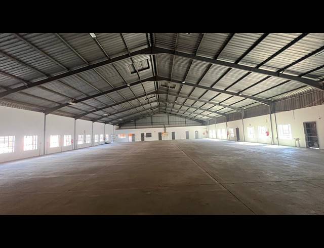 925M² WAREHOUSE TO LET IN WALTLOO